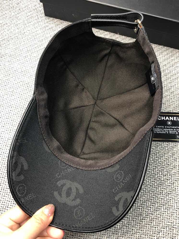 ブランド帽子側面デザイン